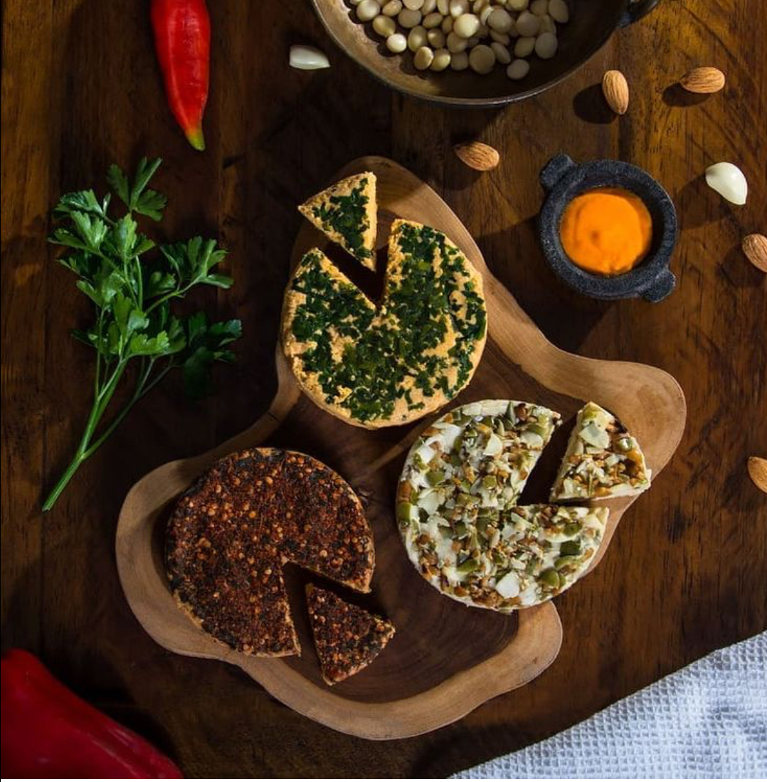 776C13F5-2E8C-41A1-B35E-1C018A721585