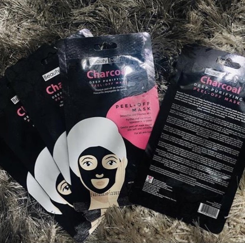 Mascarillas puntos negros y depilación facial delicada